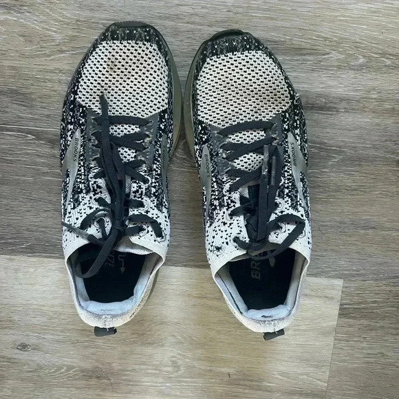 brooke running shoes size 7 used condition - Picture 1 of 3
